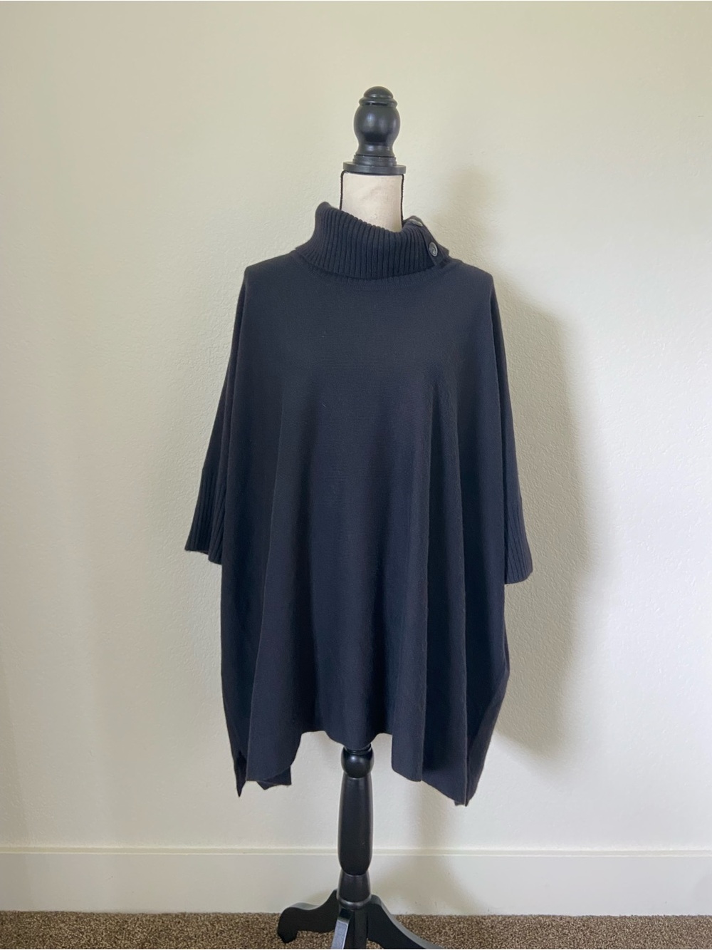 Kinross Cashmere 100% Cashmere Black Poncho